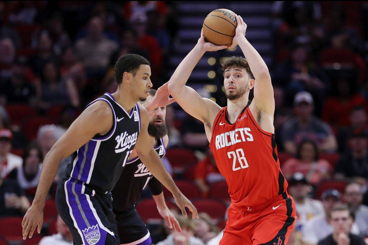 包含欧洲篮球新秀爆发潜力，国际比赛亮眼表现的词条