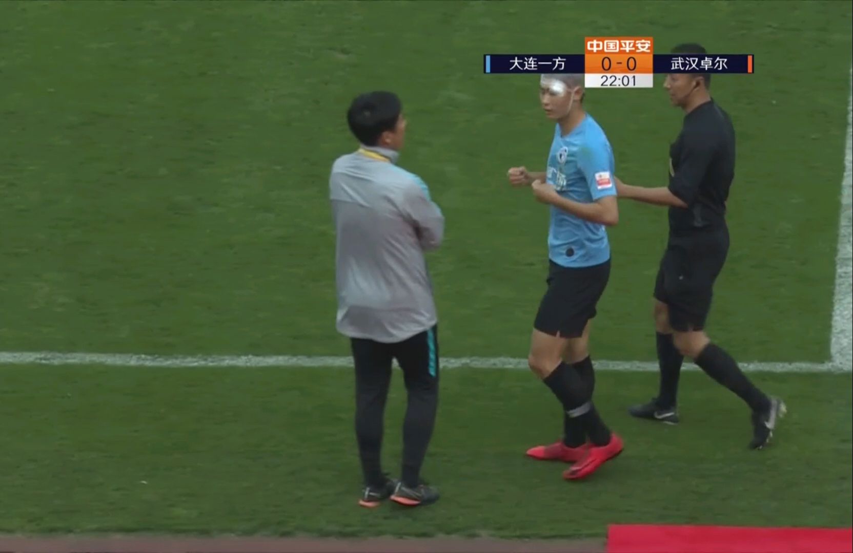 关于比赛中变换多端的进攻战术引发了阵阵掌声的信息