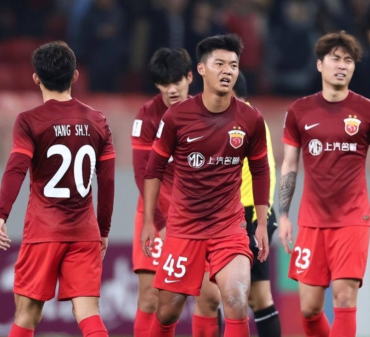 包含中超球队惊险抢分，亚冠热闹场面持续的词条