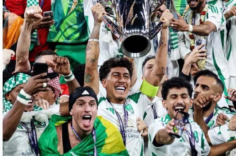 中东亚球队团结一致，迈进亚冠四强