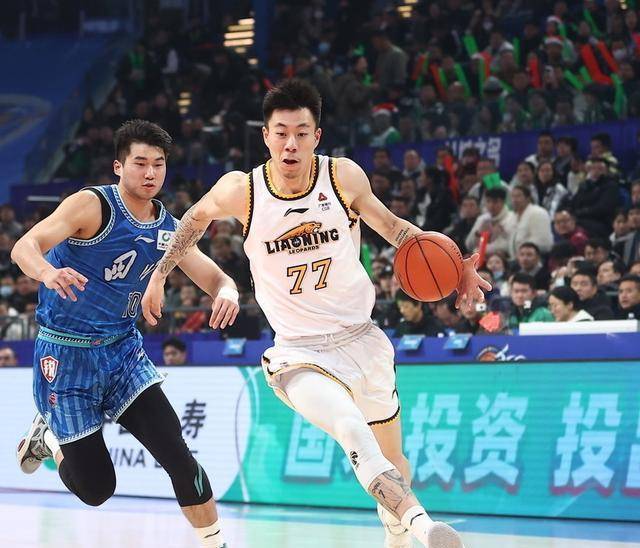 篮球比赛氛围热烈，胜负难预的简单介绍