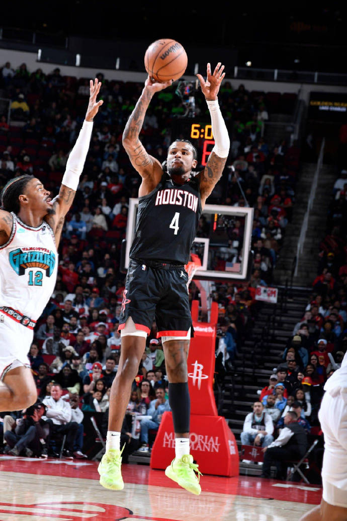 火箭主场擒灰熊，保持主场不败