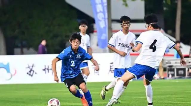 职业足球联赛再掀热潮，球员实力对比