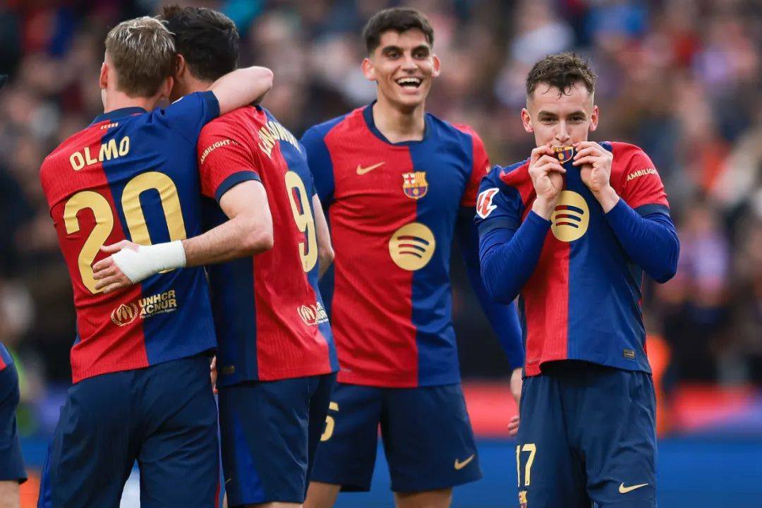 巴萨客场战胜对手，积分追平榜首的简单介绍