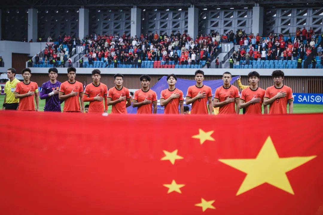 亚足联比赛中一支中国足球队夺冠