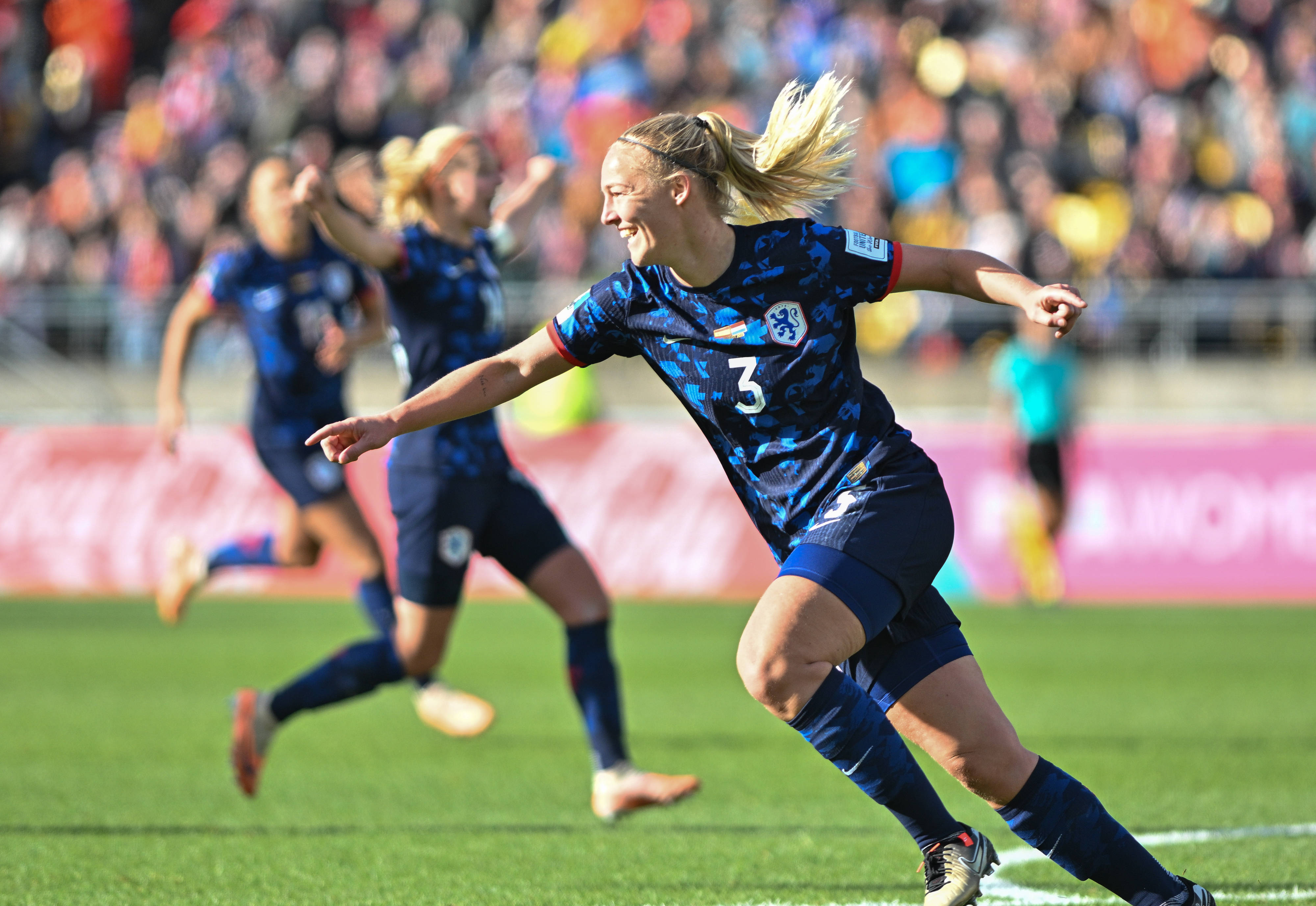 法国女足世界杯小组赛落幕，荷兰队出线！