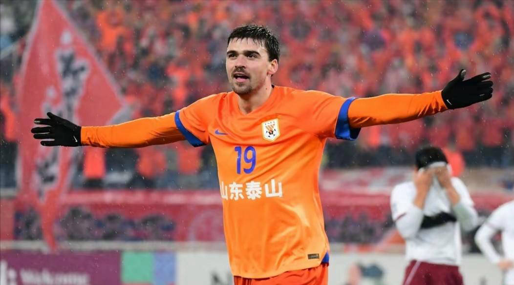 篮球联赛阵痛期突围，新加盟球员表现抢眼